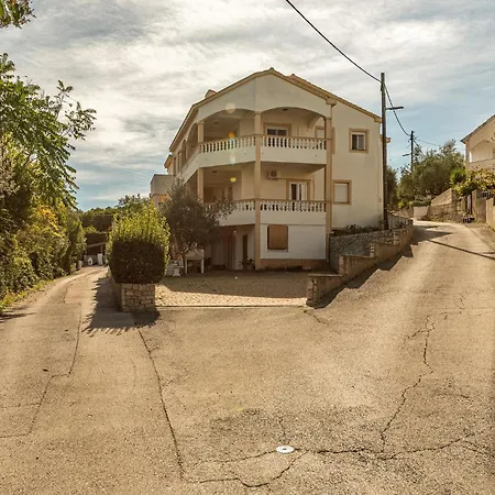 דירה 2 Bedroom Awesome In Lukoran